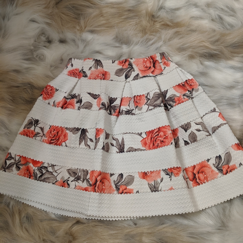 ♥️BOGO Floral pleated skirt